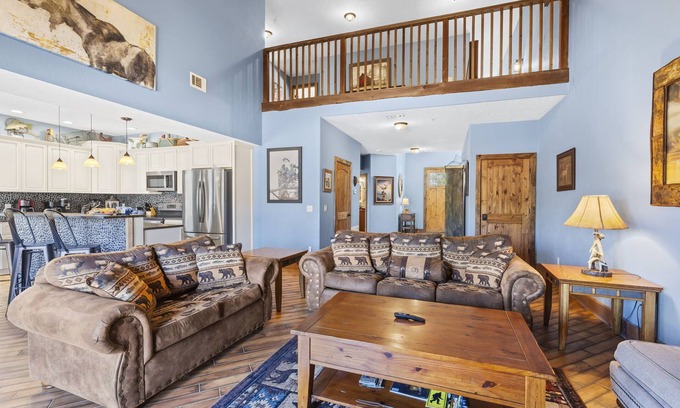 Branson House | Lake Access, Free Branson Attraction Tickets, Steps From Volleyball, Playground & More