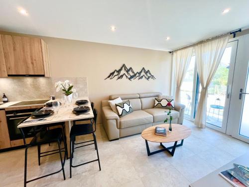 Neuchatel Apartment | Lake and Trail, Free Parking, Near Nature and City