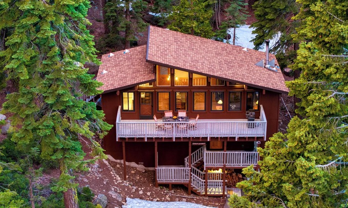 Chamberlands House | Lake + Beach Access, Pool, Tennis | Walk to Chambers | Tahoe Timber by AvantStay