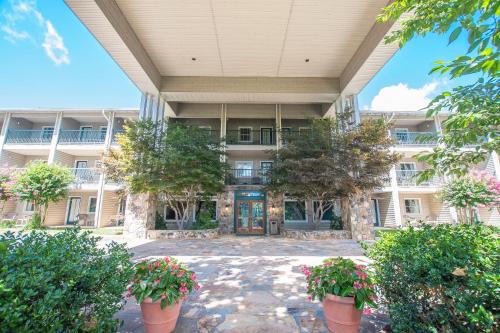 Hiawassee Hotel | Lake Chatuge Lodge