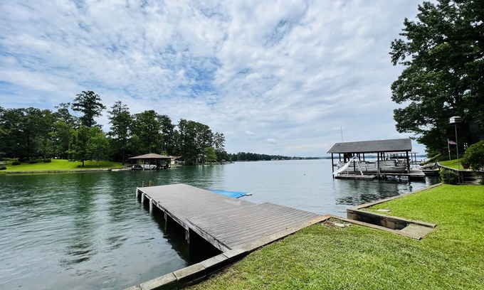 Dadeville Cabin | Lake Front Cabin W/Screened-in Porch and personal dock - Close for Auburn games