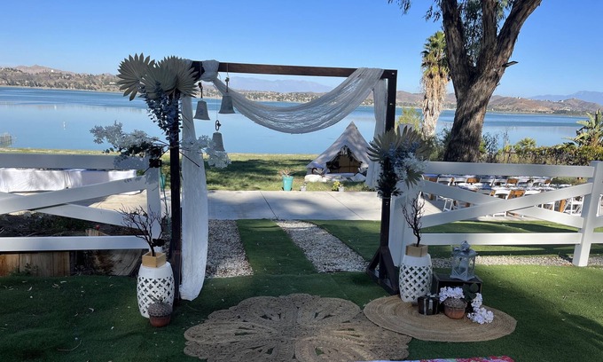 Lake Elsinore House | Lake Front Property On Beautiful 3 Acres Of Nature.