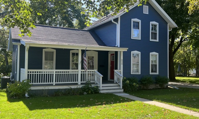 Lake Geneva House | Lake Geneva Haven - Located in the Center of Everything!