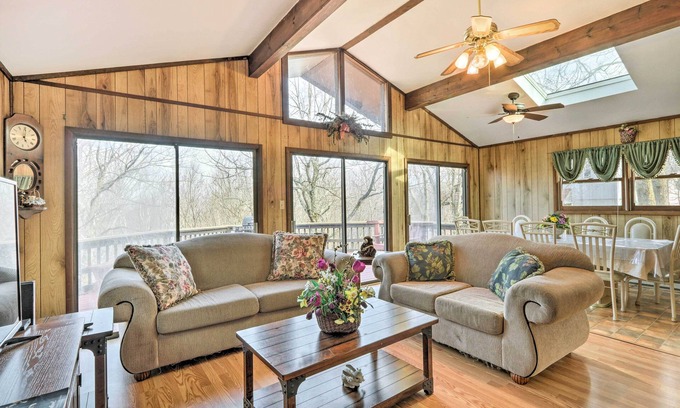 Lake Harmony Estates House | Lake Harmony Haven w/ Private Hot Tub: 3 Mi to Ski