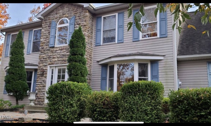 Blakeslee Villa | Lake Harmony spacious, 6 br private pool, hot tub, sauna, play sat, game room