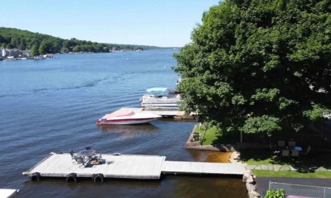 Lake Hopatcong House | Lake Hopatcong Lake House w/Private Dock and Grill
