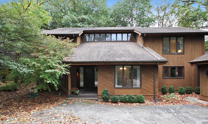 Fontana House | Lake House Retreat Steps From Lake Geneva ~ Abbey Springs Resort!