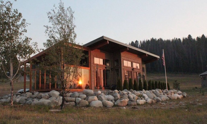 Georgetown House | Lake house getaway on Georgetown Lake.