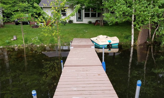 Gleason Cottage | Lake House Located in a Peaceful Quiet Bay on Long Lake