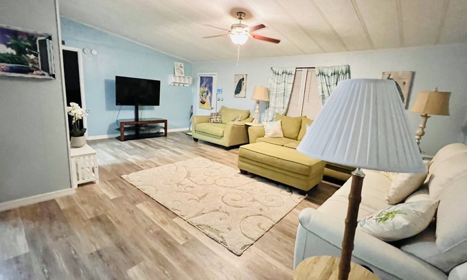 Lady Lake House | Lake House