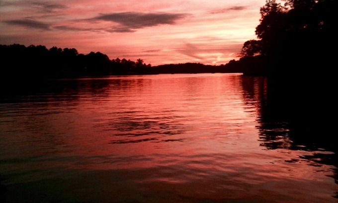 Monticello House | Lake house with large waterfront!