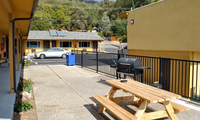 Clear Lake Hotel | Lake Marina Inn
