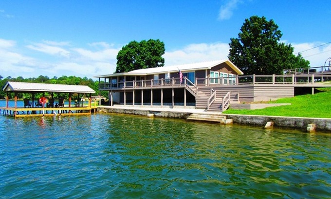 Jacksons' Gap House | Lake Martin > Lake Front Home