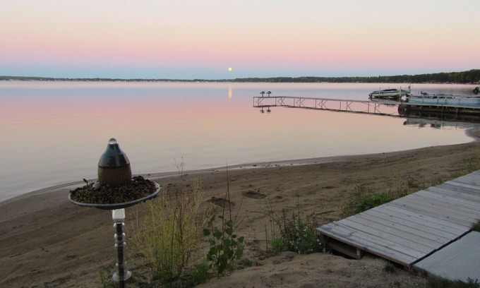 Lake City Cottage | Lake Missaukee Cottage in Lake City waiting for your family!