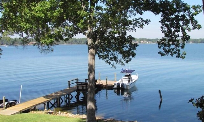 Lake Murray of Richland Cottage | Lake Murray Island Cottage In Fantastic Location. Private Boat Ramp.