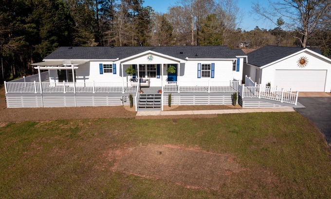 Prosperity House | Lake Murray Lake Views Galore