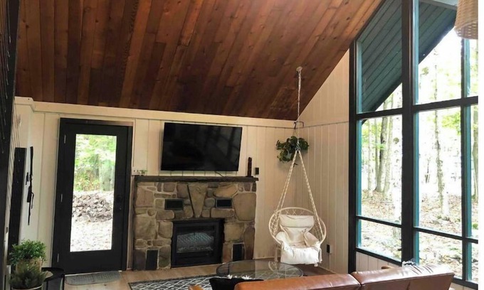 Pocono Pines House | Lake Naomi Cottage - Poconos Area - Pet Friendly