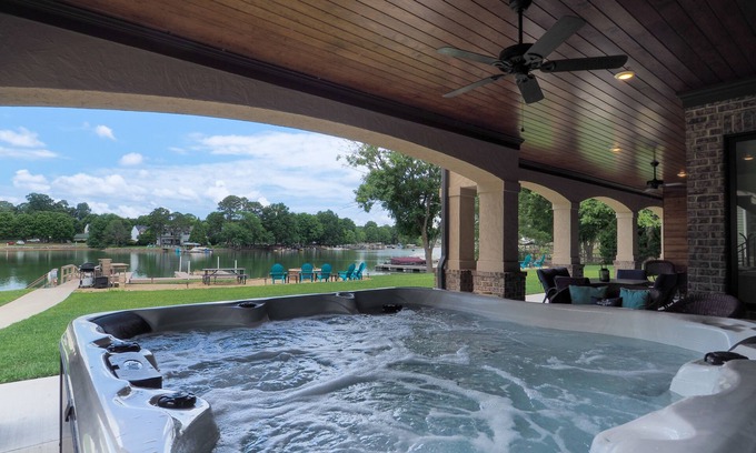 Mount Mourne House | Lake Norman Escape by SoCharm | Hot Tub, Games, and Private Beach