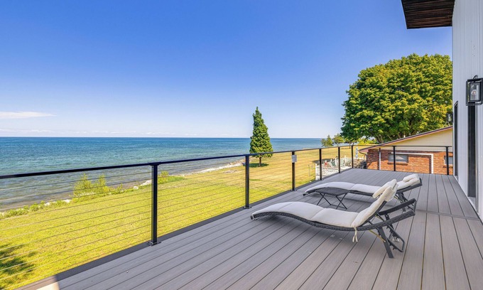Waterport House | Lake Ontario Hideaway - Nature & Stillness Await!