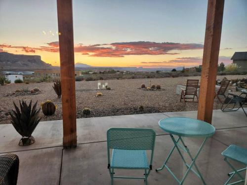 Big Water Villa | Lake Powell Sunrise Villa by Antelope Canyon with firepit and scenic views