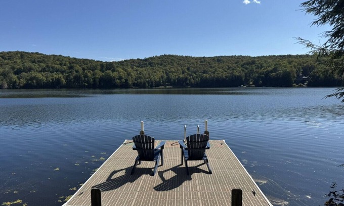Wilmington House | Lake Raponda Cottage- Dock, Kayaks, Paddleboard
