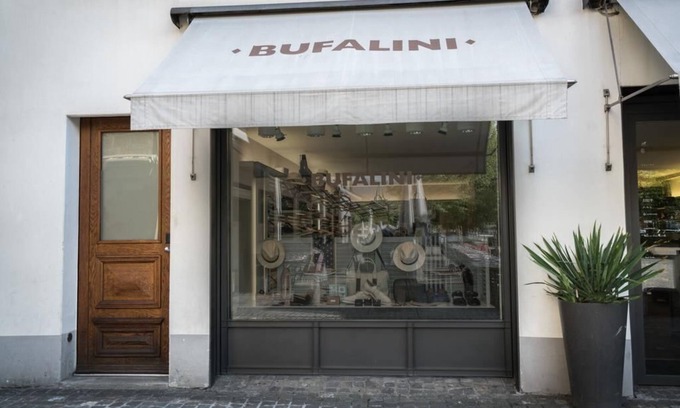 Old Town Apartment | Lake Side Location Bellevue