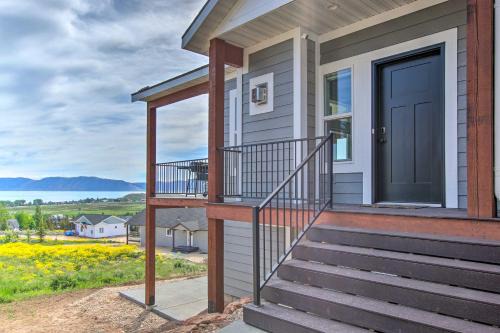 Sweetwater House | Lake-View Escape with Private Beach Resort Access!