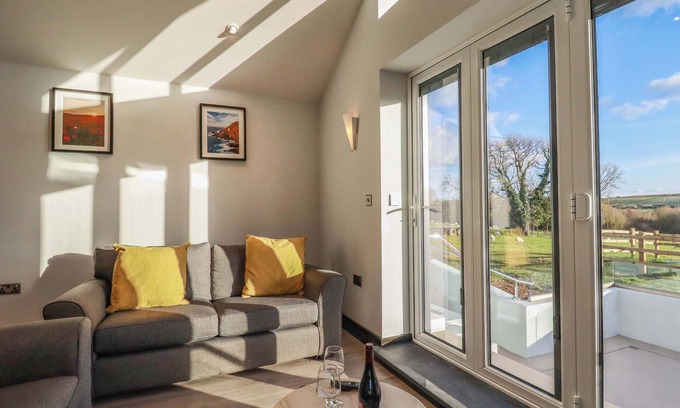Newquay Cottage | Lake View