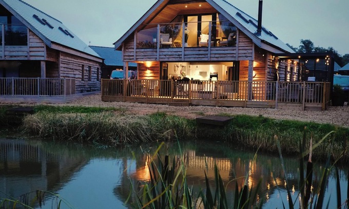 Thorpe On The Hill Cottage | Lake View Lodge