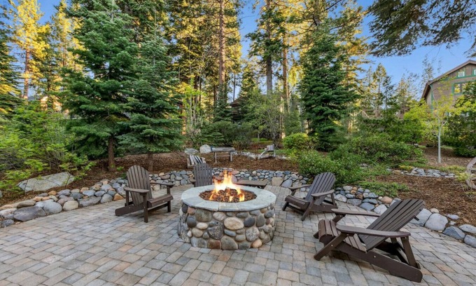 Lake Forest House | Lake Views, AC, Hot Tub & Fire Pit!