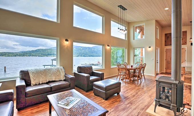 Sudden Valley House | Lake Whatcom House w/Private Hot Tub + Dock