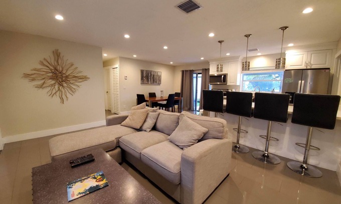 Davie House | Lakefront 3-Bedroom 2-Bath Vacation Home