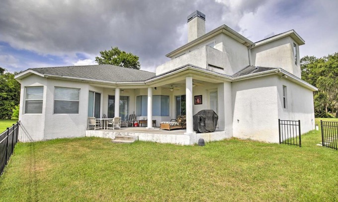 Riverview Apartment | Lakefront Apt with Peaceful Balcony and Lake Views!