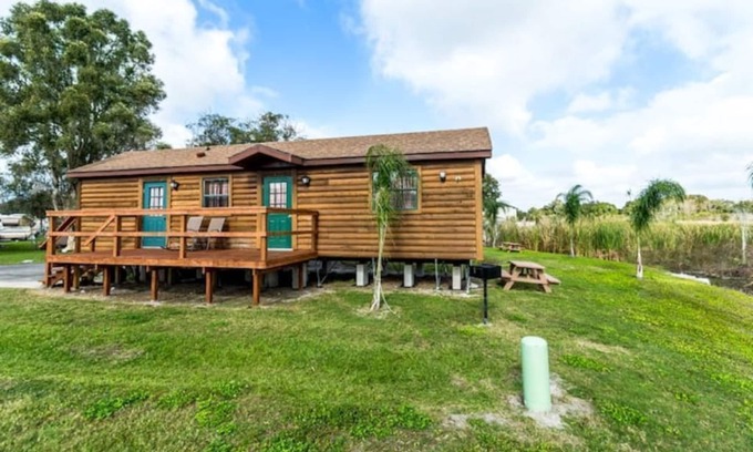 Seminole Cabin | ⛵️Lakefront Cabin 10min toBEACH/Dogs 🐶OK/Kayak/#410