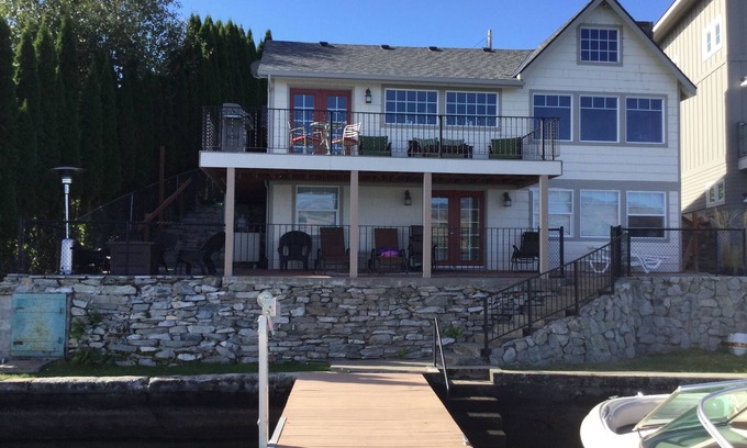 Chelan Cottage | Lakefront Cottage on South Shore with private dock + boat lift + buoy.