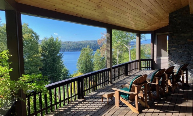 Hyde Park House | Lakefront Elegance at Green River - Ondine Estate