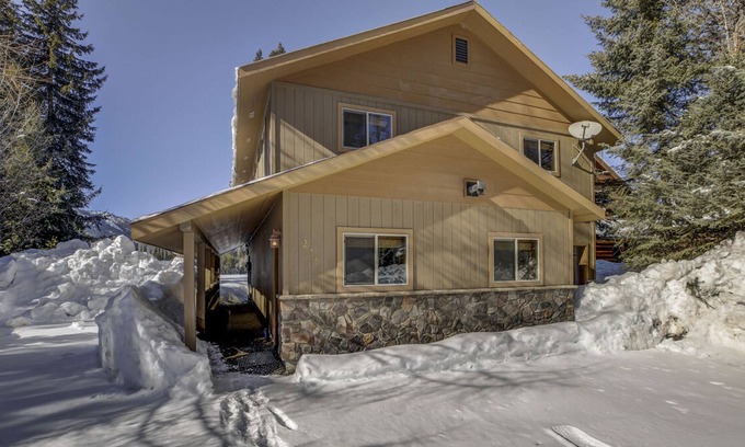 Donnelly Condo | Lakefront Escape by Casago Mccall - Donerightmanagement