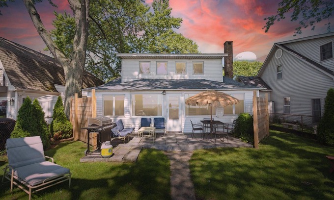 Ida House | Lakefront Family Home/Golf Cart/Beach