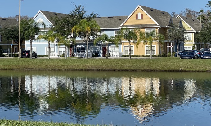 Venetian Bay Villages Villa | Lakefront Gated Kissimmee Resort Home by DisneyWorld & All Attractions