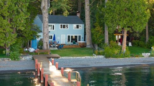 Homewood House | Lakefront Haven by AvantStay Minutes to Ski Resorts Private Dock