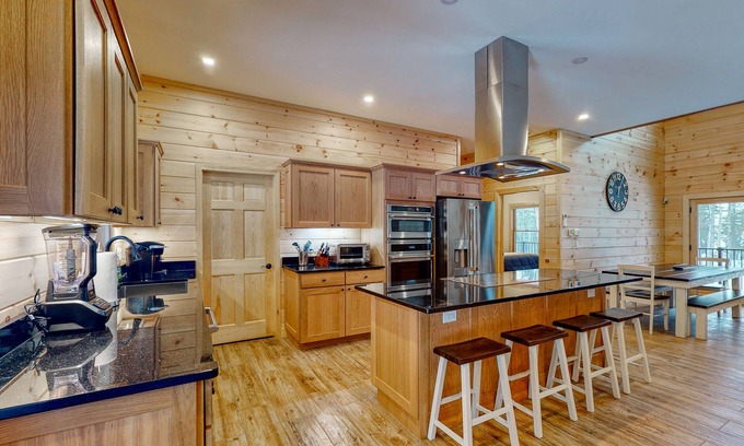 Beaver Cove House | Lakefront home with high-speed WiFi & wood-burning fireplace - dog-friendly