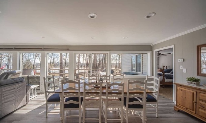 Cadiz House | Lakefront - Private Dock - Fishing & Swimming