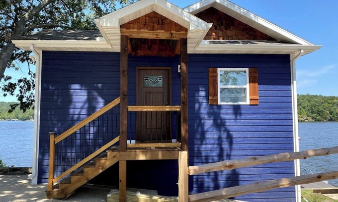 Gravois Mills Cottage | Lakefront Private Cabin