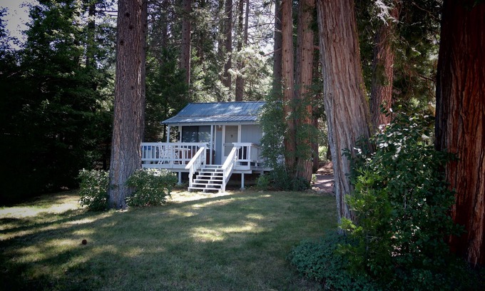 Susanville Cabin | Lakefront Romantic Getaway - The Little Blue Cabin