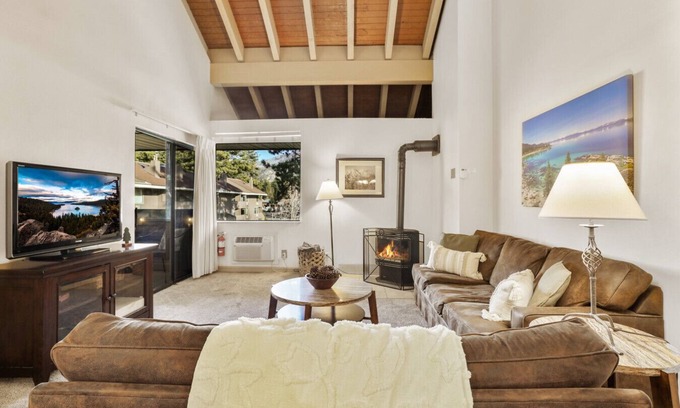 South Lake Tahoe Villa | Lakeland Village 2 Bed Condo w/Pool View