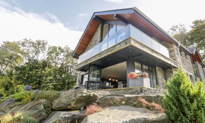 Windermere House | Lakeside at Louper Weir