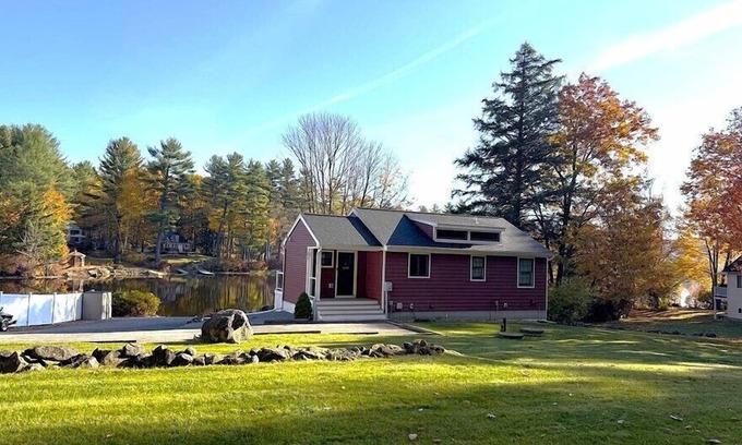Laconia House | Lakeside Bliss at Pickerel Cove