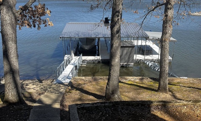 Climax Springs House | Lakeside Bliss: Cozy 4BR Retreat, Private Dock & Boat Slip at the 60MM!