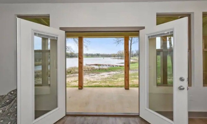 Lindale Condo | Lakeside Getaway #4 near Canton Trade Days