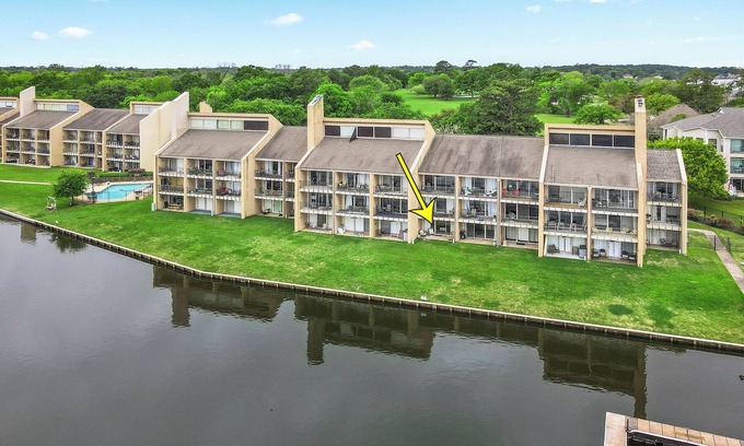 Walden on Lake Conroe Condo | Lakeside Getaway on Lake Conroe